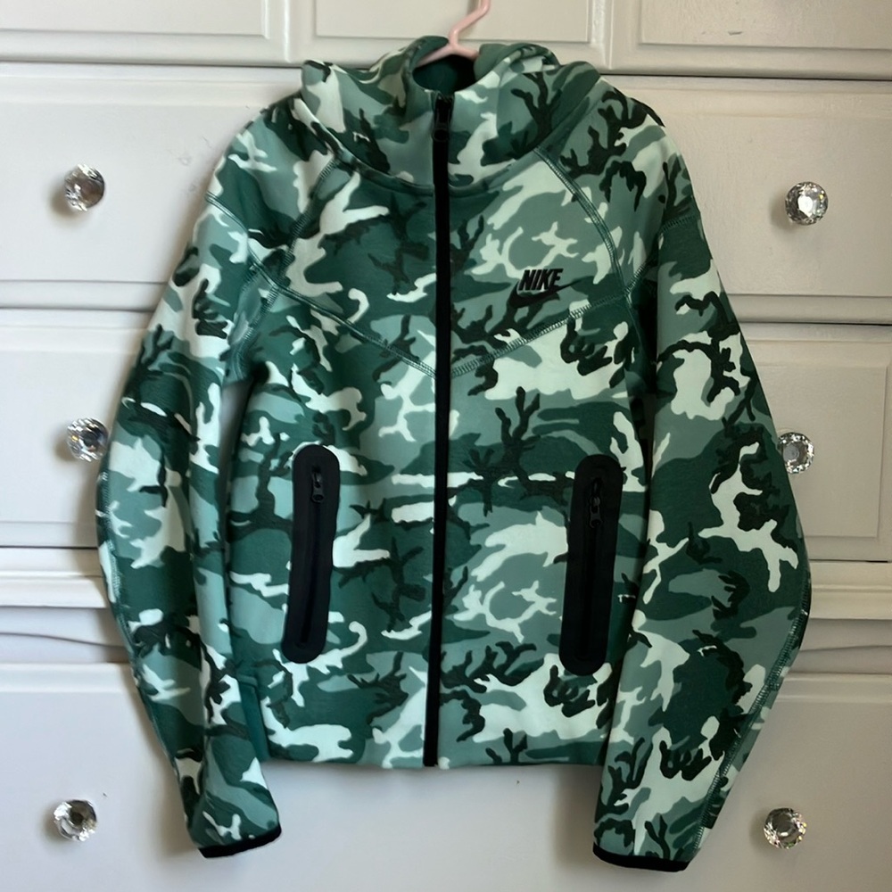 Nike Sportswear Kids’ Full-Zip Camo Hoodie size XS NWOT